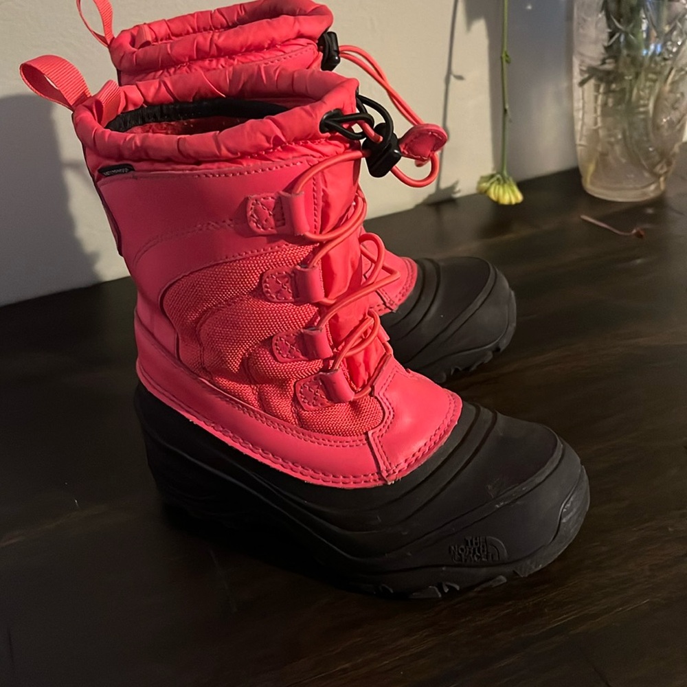 Girls Northface Boots size 1
